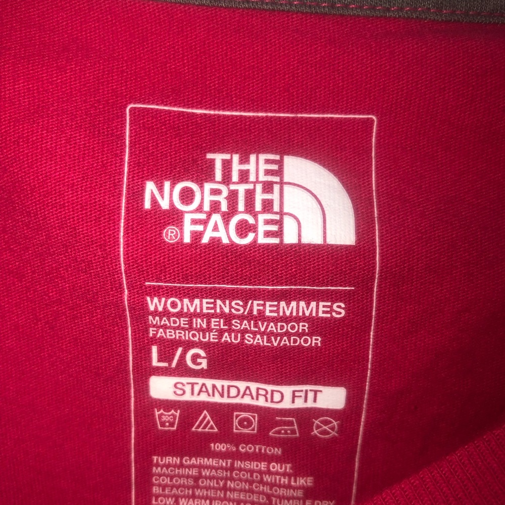 North face red women’s tshirt - Picture 4 of 8